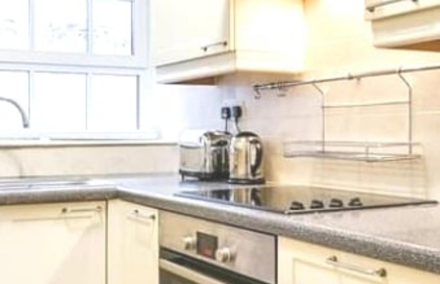 Sunny 1 Bedroom Flat In Central ロンドン エクステリア 写真