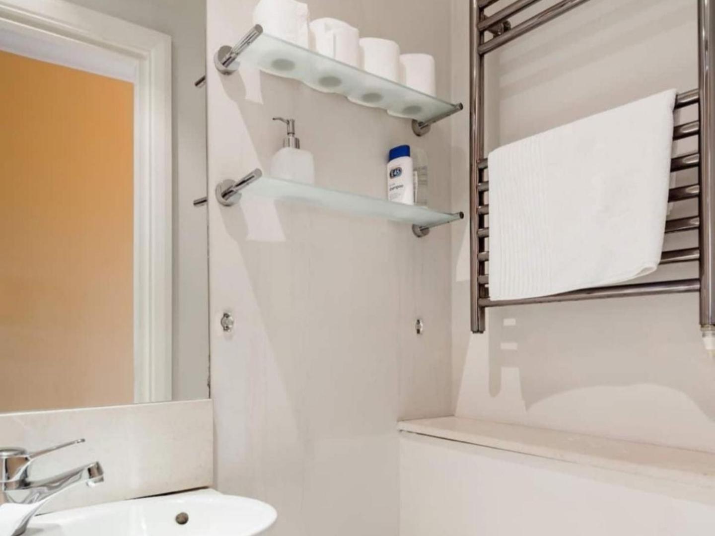 Sunny 1 Bedroom Flat In Central ロンドン エクステリア 写真